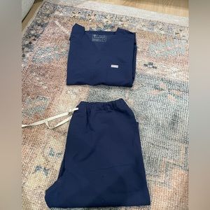 Men’s regular fit size medium figs